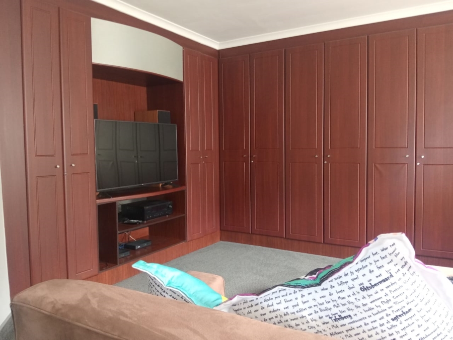 5 Bedroom Property for Sale in Jeffreys Bay Central Eastern Cape